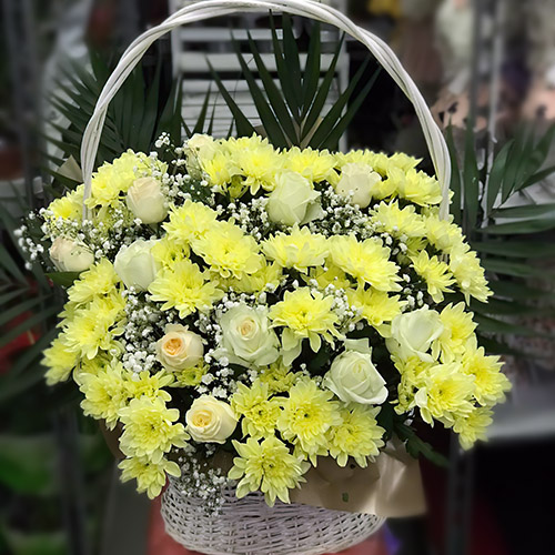 Фото товара Корзина "Жёлтые хризантемы и розы" в Кривом Роге