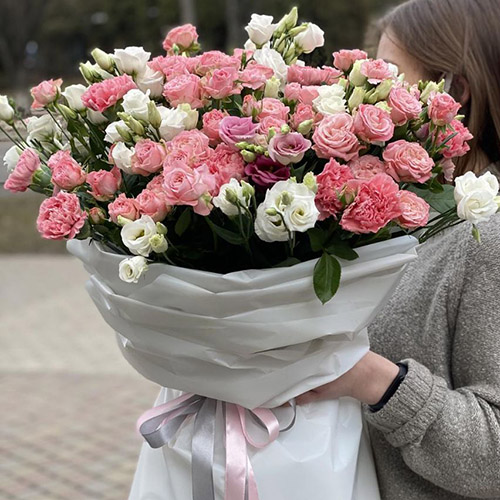 цветы и подарки к новому году в категории VIP букеты | «Кривріг Роза»