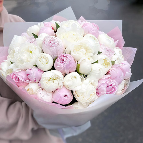 Фото товара 45 белых и розовых пионов в Кривом Роге